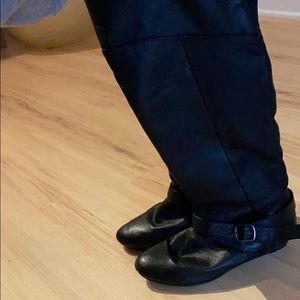 Black boots Chinese Laundry